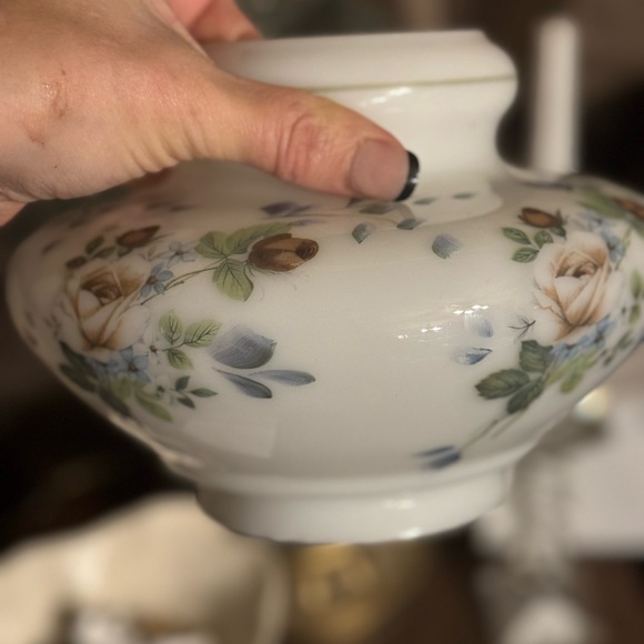 VINTAGE MILK GLASS HURRICANE LAMP SHADE 1960’s - Picture 11 of 11